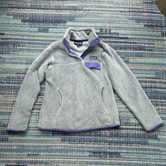 Patagonia Gray and Purple Snap-T Fleece - Picture 3 of 4